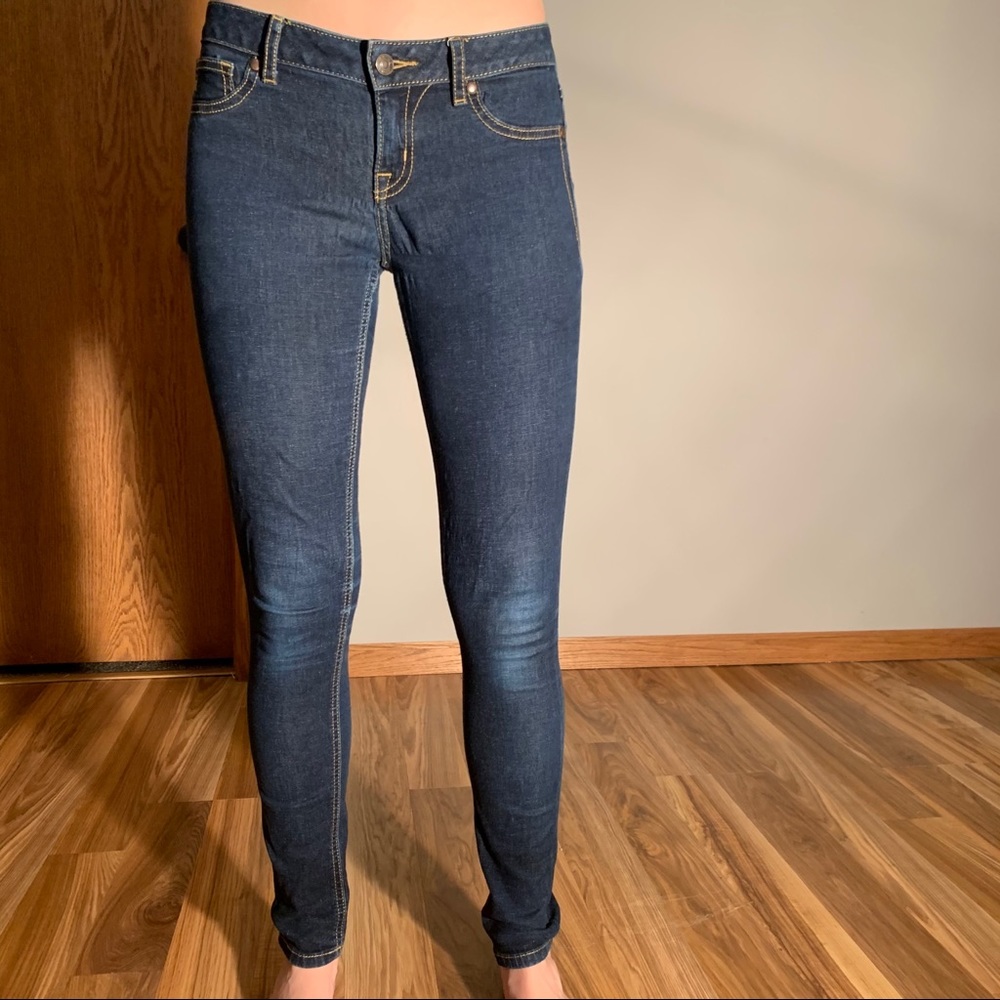 Miss Me Jeans - Mid Rise - 26 Waist